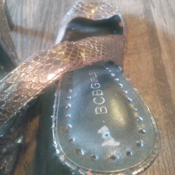 Metallic Snakeskin Peep Toe Sling-back Pumps - Picture 5 of 6